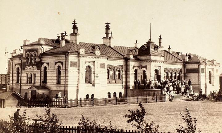 Пройти по Непрохожей, свернуть на Овражки. История омских улиц