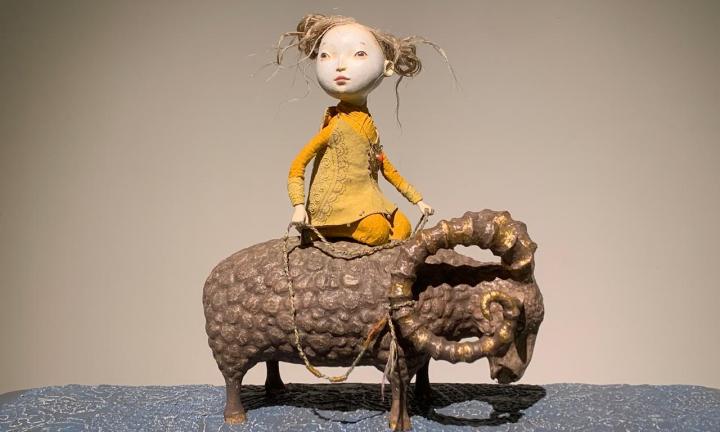 Сказания земли бурятской. В Омске проходит уникальная выставка авторской куклы