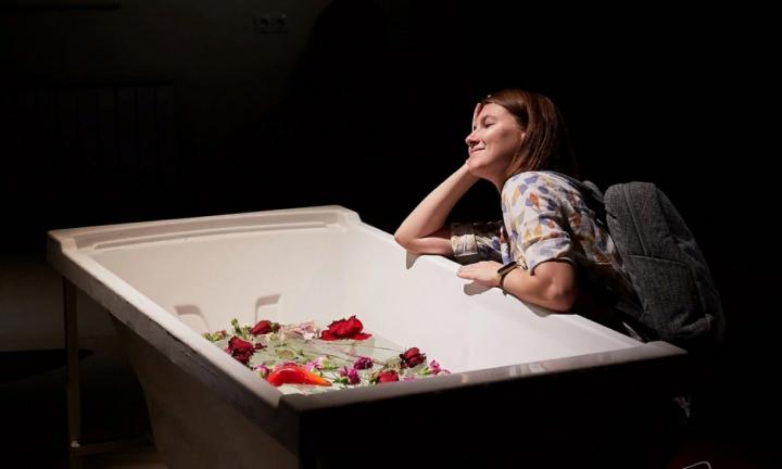 «Молочные реки, кисельные берега» – группа омских художников организовала выставку о волшебной силе воды