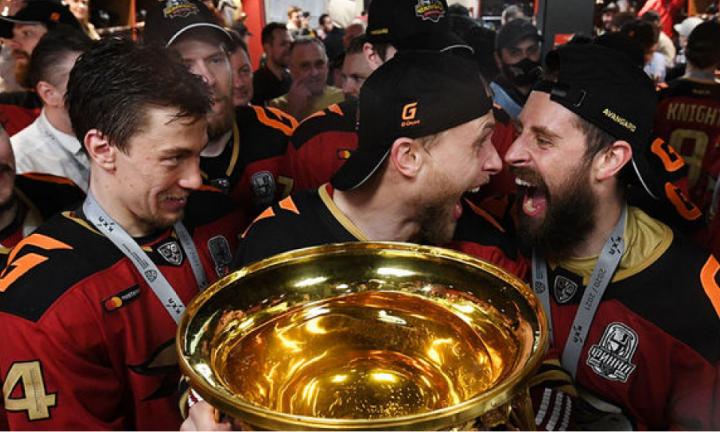 Дай миллион! Как «Авангард» стал клубом-толстосумом