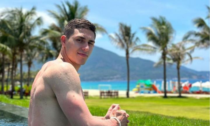 Небо, море, облака: на каких курортах побывали игроки из «Авангарда»?