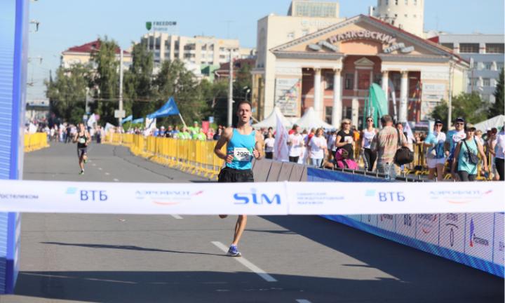 Переезд SIM-2023, красная дорожка, концерт звезды: новые фишки омского марафона