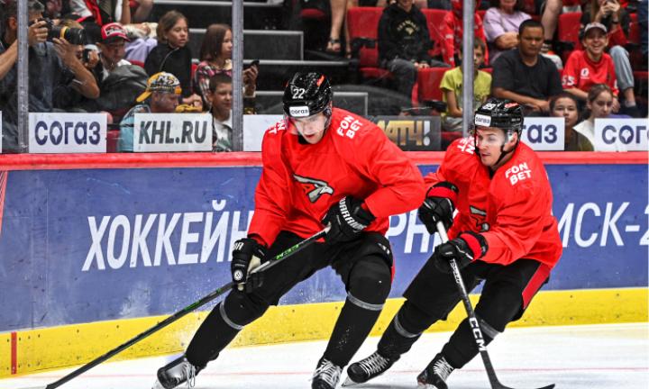 Потянуло на холодное: новичков «Авангарда» поразила встреча с болельщиками