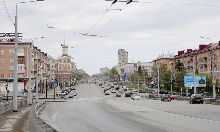 Два дома со шпилями и замурованный особняк на Ленинградской площади: гулям по лучезарному Омску