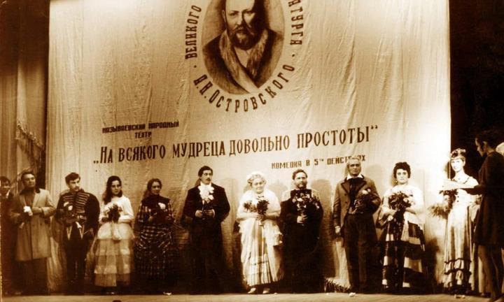 Как в Называевске культработники, врачи, учителя, энергетики и сторожа становятся актёрами