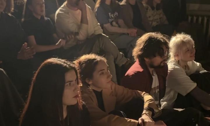 «Высь: трибьют». В Омске прошёл вечер поэзии и музыки любимых авторов