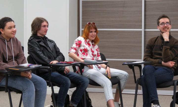 В ОмГУПС состоятся британские парламентские дебаты между клубами «VERITAS» и «Дебаты Напротив»