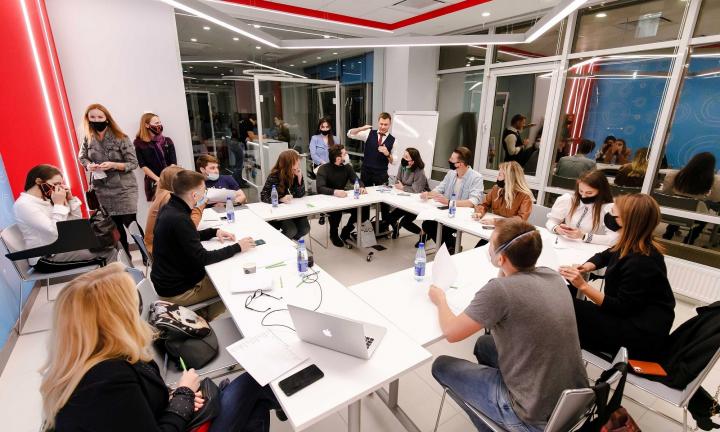 Вклад в будущее: в Омске стартует новый сезон медиа-игр для молодых специалистов