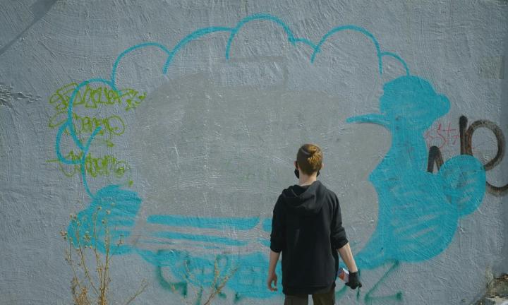 «Уличные». Хромпати: как знакомятся граффити-художники Омска