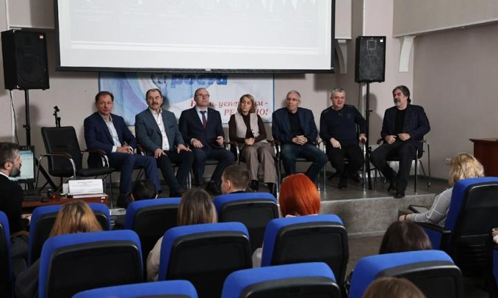 Архитектура смыслов. Как фестиваль «Интерьеры улиц» создаёт новую городскую среду Омска