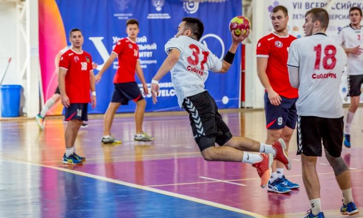 Омских победителей Универсиады отметили наградами