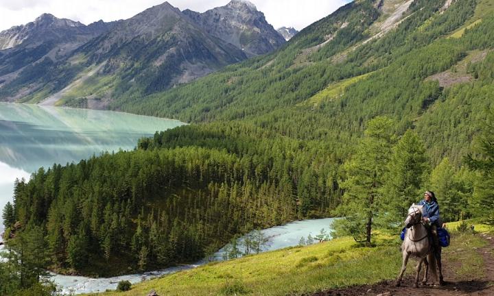 Вероника Шелленберг об интересе омичей к поэзии и своей любви к одиночным горным походам