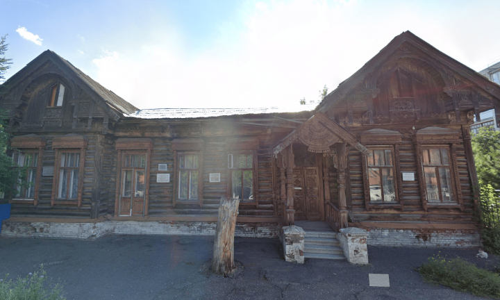 Музей «Искусство Омска» ищет подрядчика для подготовки проекта реставрации деревянной усадьбы 1913 года