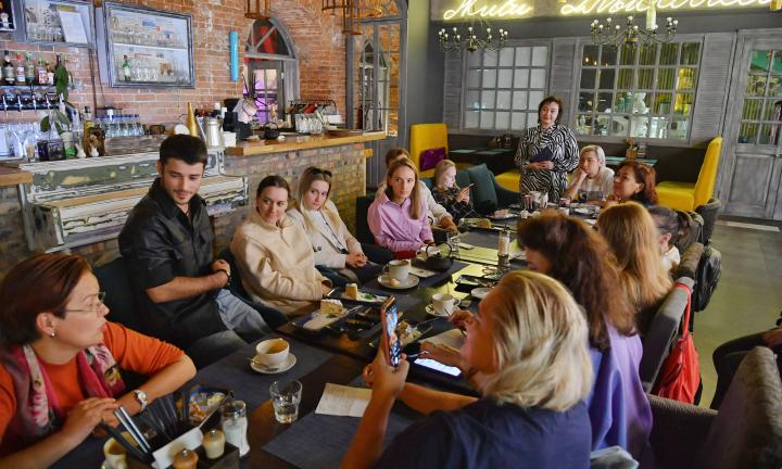 Первая комедия в новейшей истории Дома актёра: спектакль «Друзья» по мотивам одноимённого сериала