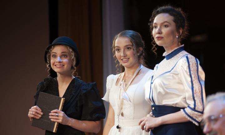 Чепуха о «Трёх сёстрах» в «Галёрке»