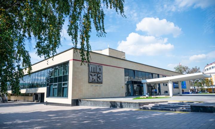 Снова в родных стенах: обновлённый ТЮЗ дождался встречи со зрителем