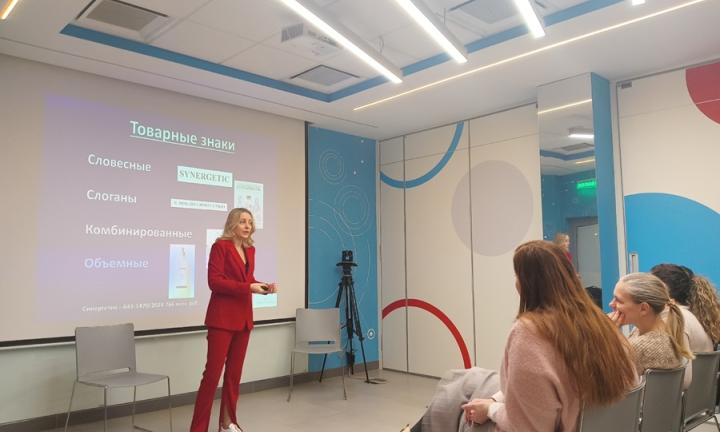 Исход англицизмов. Как бизнесу применять новый закон о защите русского языка?