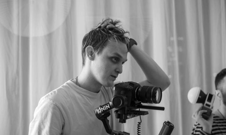 Омский режиссёр и преподаватель ОмГУ получил гран-при на международном фестивале короткометражек. Интервью с Даниилом Аристовым