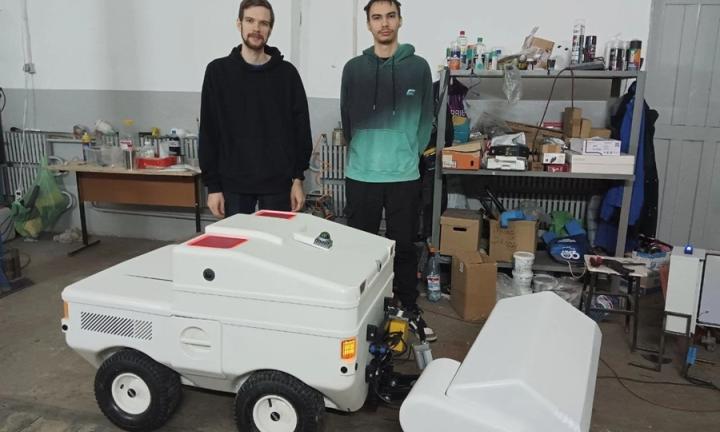 Омские инженеры тестируют беспилотного уборщика улиц