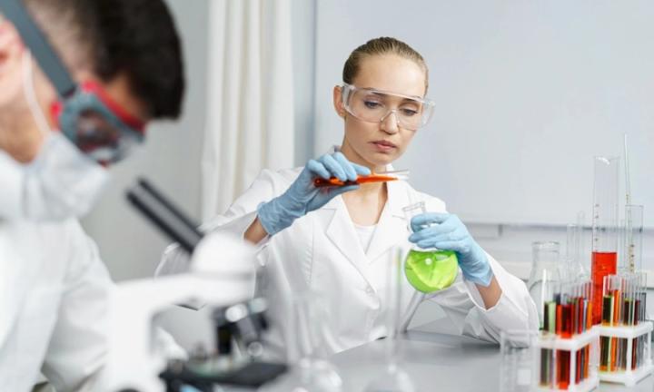 «Рождественская ёлка» в космосе, инновационные лекарства и новые способности ИИ: чем удивляют учёные в начале 2026 года