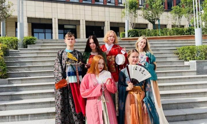 Два диплома одновременно – китайский и омский – получат студенты ОмГПУ