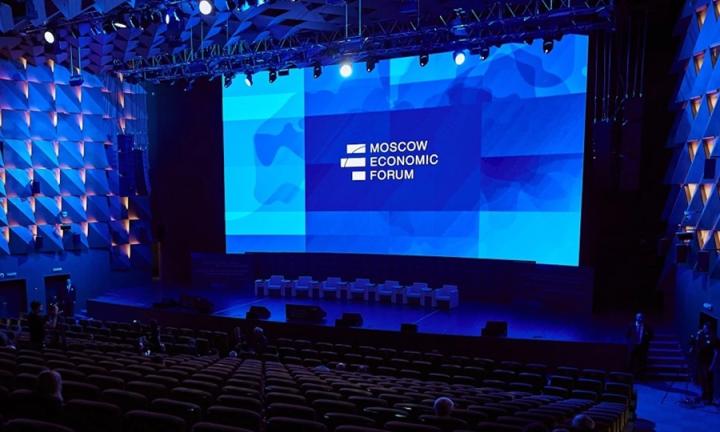 Сибирь как центр нового мира. В Москве обсудили, как перенос столицы, меридиональный пояс и родовые поместья меняют Россию