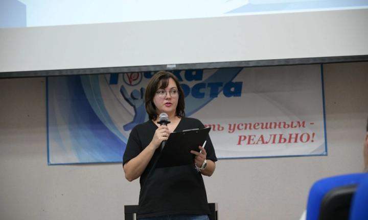 Колонка без интернета, ИИ-юрист, технология для экономии топлива: перспективные стартапы представили в Омске