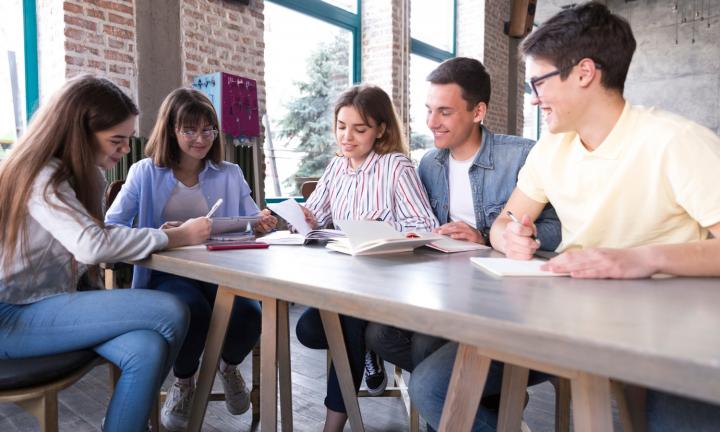 Омские вузы назвали самые популярные специальности