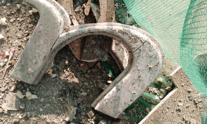 Омичей просят помочь найти буквы для восстановления вывески советской эпохи