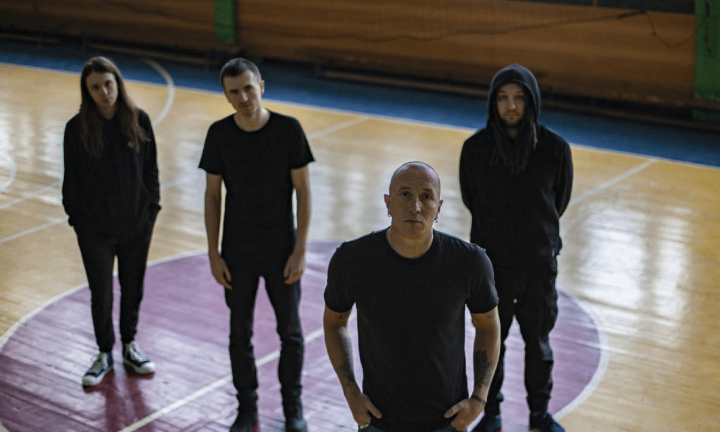 Группе «Пионерлагерь Пыльная Радуга» так понравился клип омича, что она приехала в наш город ради съёмок у этого режиссёра