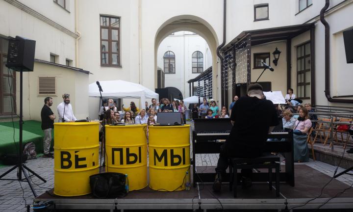 Музыкант записал музыкальный альбом из звуков омского завода