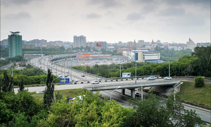 Градостроители просят омичей высказать своё мнение о парковках, озеленении и придомовых территориях