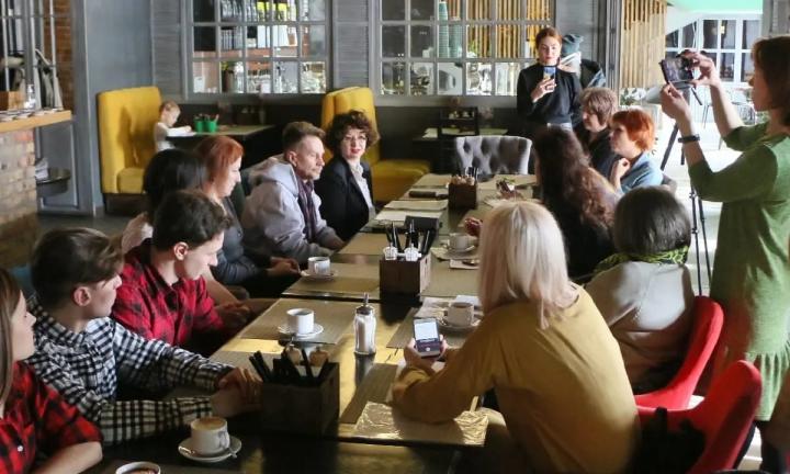 Возвращение к корням, командный дух и огромная работа над собой — в «Пятом театре» готовятся к премьере пластически-драматического спектакля