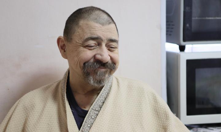 «Я попал в студию Табакова, а через полгода вспомнил, что не закончил институт, потому что театр - это очень серьёзно», - омский драматург Валерий Мамонтов