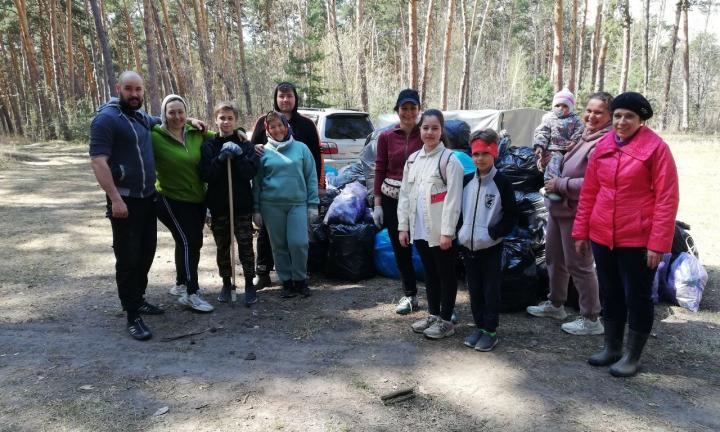 Жители Красноярки объединились, чтобы очистить леса от мусора