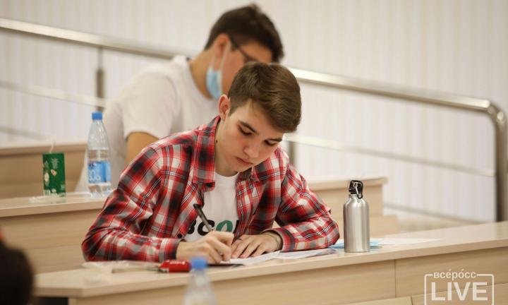 Кормиловский школьник стал победителем Всероссийской олимпиады и мечтает стать биоэкологом