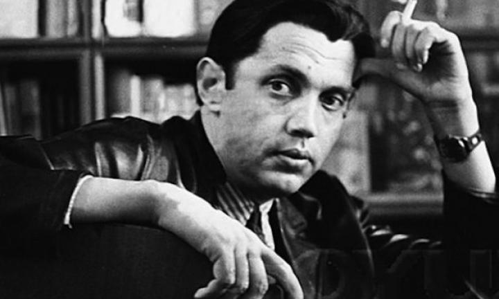 «Ласковый город – спасибо тебе»: новая выставка о Роберте Рождественском