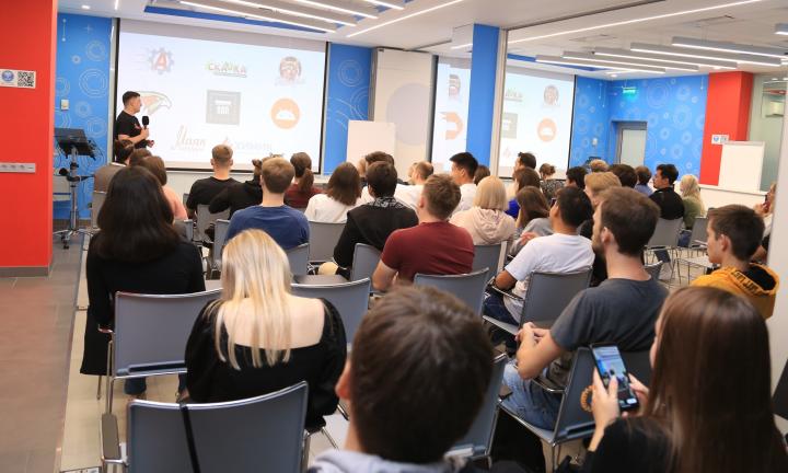 Омские студенты оцифровали музей Врубеля, сэкономив ему миллионы 