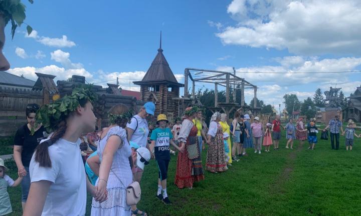 Костры из крапивы и гадания на ягодах: как в Омской области празднуется день Ивана Купала