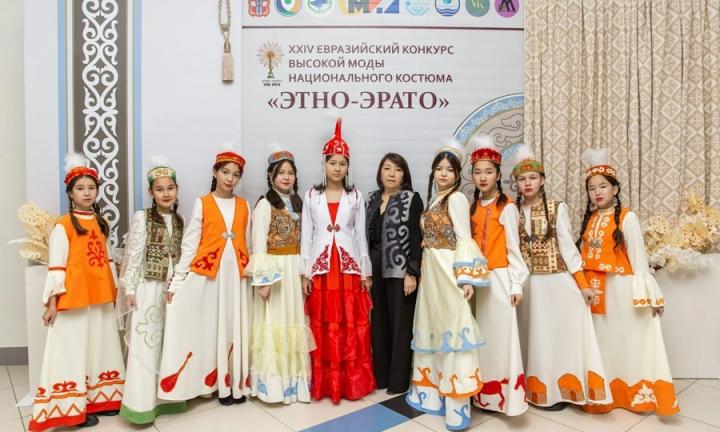 Сказочно красивые: в Омске впервые прошел Евразийский конкурс высокой моды национального костюма