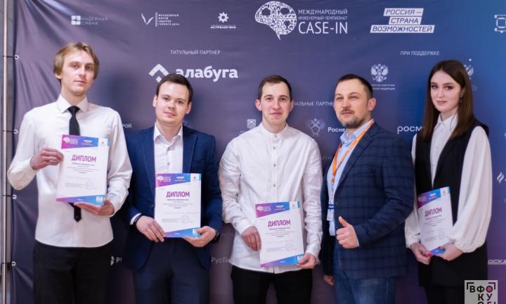 По закону Ампера. Омичи стали финалистами международного инженерного чемпионата