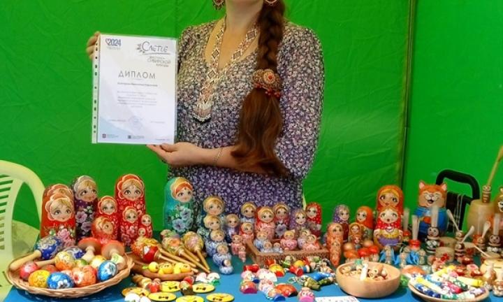 Матрёшка по-омски. Мастер Валентина Снегирёва создает знаменитые сувениры с секретом