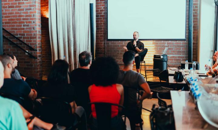 В продолжение Дня науки: молодые учёные могут получить премию Правительства Омской области