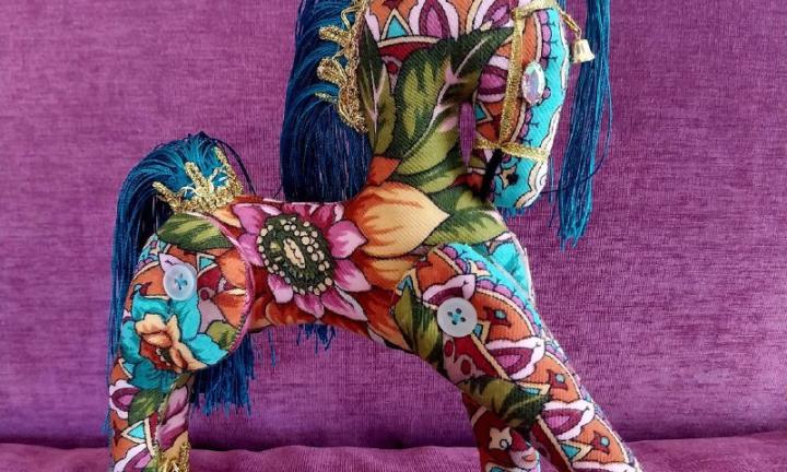 Омские мастера представили уникальные сувениры и креативные проекты на московской выставке «Ладья»