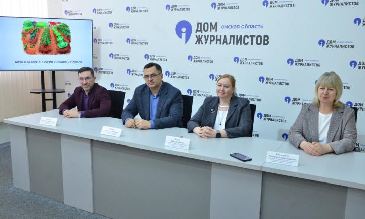 Секреты большого урожая раскрыли для омских дачников специалисты ОмГАУ