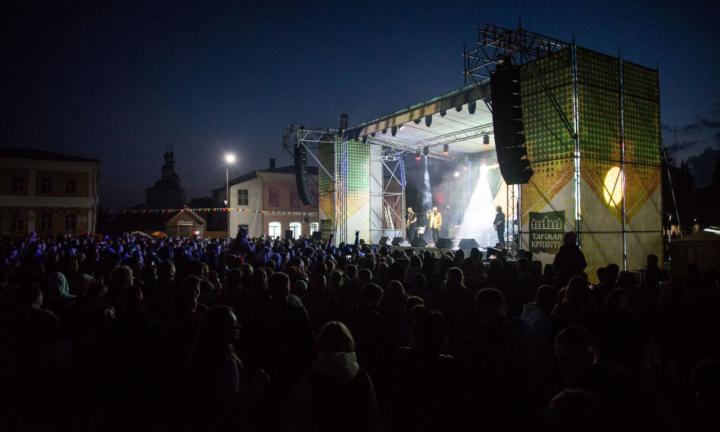 «От каждого из нас зависит, что происходит в наших родных городах. Не надо ждать, пока сделают за тебя»: как прошёл фестиваль «Тарская крепость»