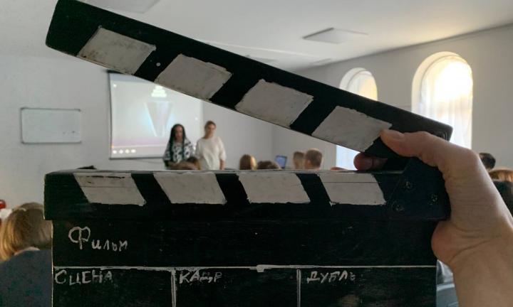 «ИРАИРА»: в Омске запустился креативный проект, где будут проходить встречи на тему искусства и речевые мастер-классы