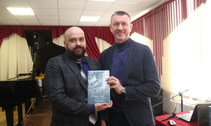 Многогранник таланта. «Художественный» том литературного триптиха «Омские антологии» передан читателям