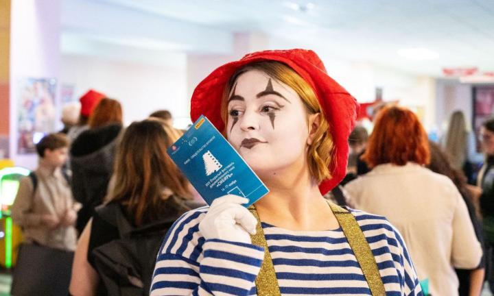 От «Азовстали» до быта омичей. В Омске стартует фестиваль документального кино «Сибирь»