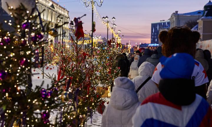 Всё, что нужно для тёплой зимы. В Омске открылся Зимний Любинский